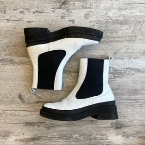 Andre Assous White & Black Chelsea Boots, size 7